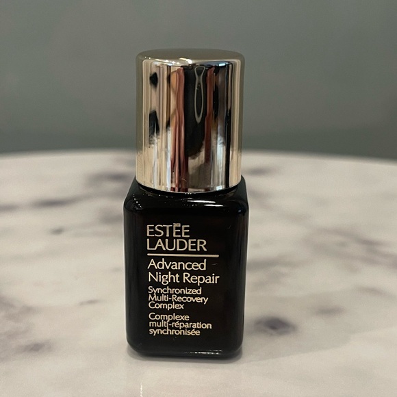 Estée Lauder 
Advanced Night Repair Serum 
Synchronized Multi-Recovery .23oz NWT - Picture 2 of 2